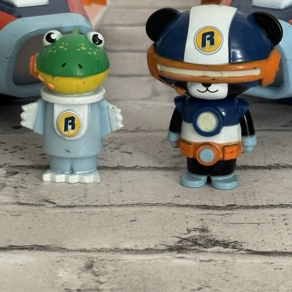 Ryan’s World Galaxy Explorers and Three Figures - Picture 2 of 3